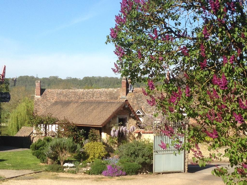 Auberge A L'Oree Du Bois Louviers Exterior foto